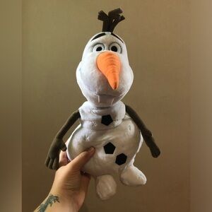 ✨ Frozen’s OLAF Plush